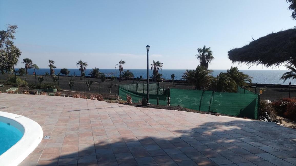 Tuscan Apartment Mit Meerblick Und Terrasse Costa Teguise Exterior foto
